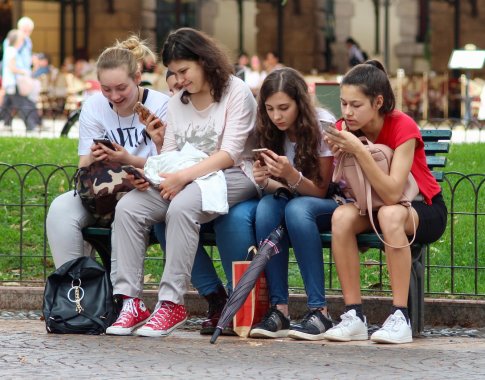 Socialiniai įgūdžiai ar socialiniai tinklai: kur pranašesnė jaunoji Z karta?