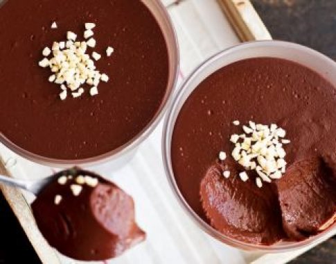 Skaniai ir saldžiai: kreminis juodojo šokolado pudingas (video)