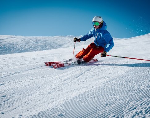 3 patarimai, kaip išvengti traumų slidinėjant