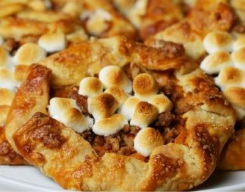 Netradicinis skanėstas – saldžiųjų bulvių pyragėliai (video)