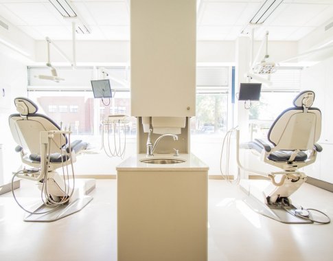 Klaipėdos odontologijos klinika slėpė pajamas, atlyginimai mokėti vokeliuose