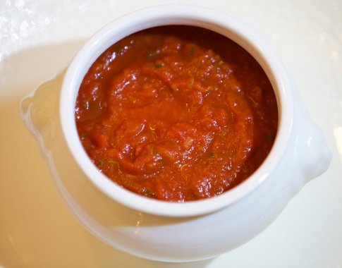 Pomidorų padažas ir kečupas: kuo skiriasi ir kaip pasigaminti patiems?