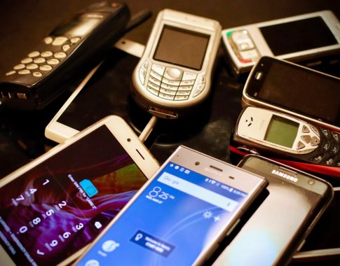 Telefonai, pakeitę istoriją: nuo kultinio „Nokia 3310“ iki išmaniųjų „tėvo“ „iPhone 1“