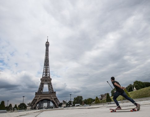 Po trijų mėnesių pertraukos lankytojams atsidaro Eifelio bokštas