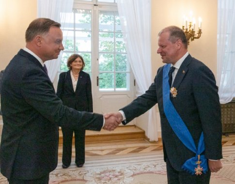 Lenkijoje S. Skverneliui įteiktas apdovanojimas už indėlį stiprinant abiejų šalių dialogą