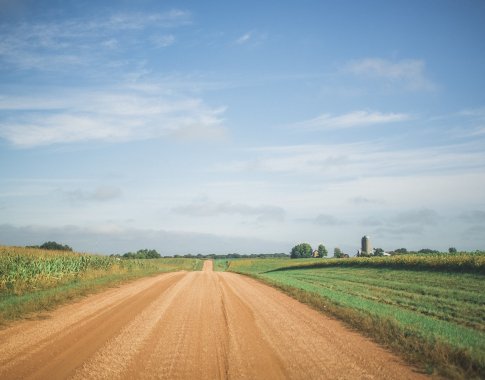 Dulkantys keliai skatina kvėpavimo takų ligas – žvyrkeliuose gausu kietųjų dalelių