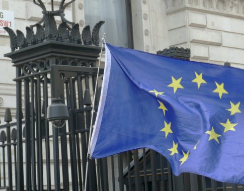 ES pasipiktinimas – nė motais: Jungtinės Karalystės parlamentarai patvirtino naują „Brexito“ įstatymą