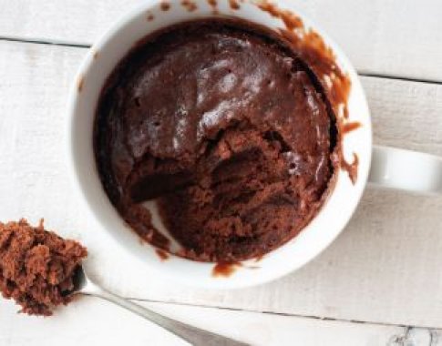 Šokoladinis pyragėlis puodelyje vos per 2 minutes (video)