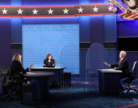 Netikėtai ramiuose kandidatų į JAV viceprezidentus debatuose K. Harris susirėmė su M. Pence'u