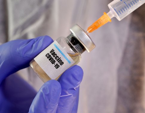 „Johnson & Johnson“ sustabdė vakcinos nuo COVID-19 bandymus dėl neaiškios vieno dalyvio ligos