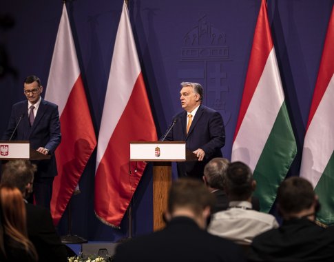 Lenkija ir Vengrija pareiškė viena kitai paramą ginče dėl ES biudžeto