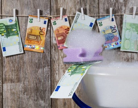 Pinigų mulu gali tapti kiekvienas: pavojus gali slypėti ir darbo skelbime Pinigų mulu gali tapti kiekvienas: pavojus gali slypėti ir darbo skelbime