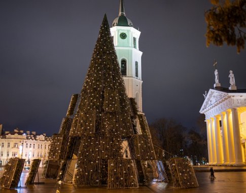Naujųjų metų sutiktuvės Vilniuje: be miesto eglių švytėjimo, be fejerverkų ir renginių