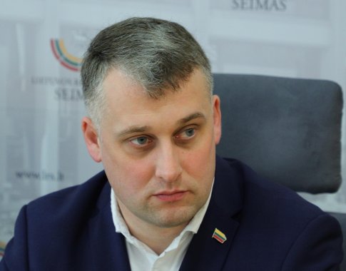 Seimo posėdžio metu Egipte viešėjęs V. Ąžuolas: žmona padarė staigmeną