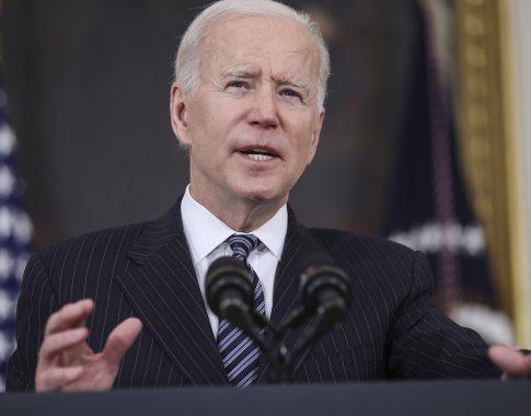 J. Bidenas apie su ginklais susijusį smurtą: „Tai epidemija ir ji turi liautis“ J. Bidenas apie su ginklais susijusį smurtą: „Tai epidemija ir ji turi liautis“