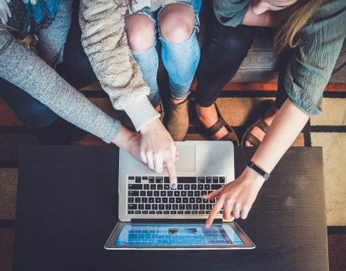 VDU steigia stipendijų fondą pirmo kurso studentų studijų kainai padengti