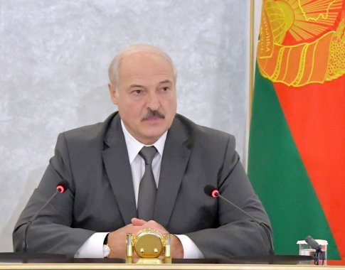 ES ruošia naują sankcijų paketą Baltarusijai