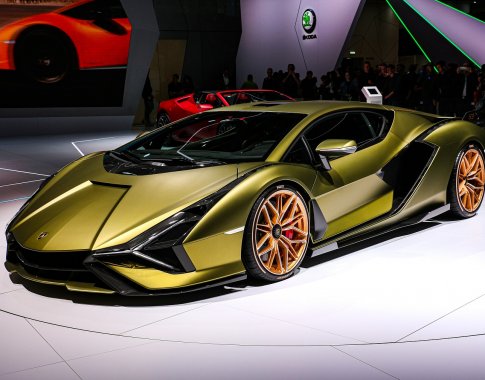 „Lamborghini“ investuos 1,5 mlrd. eurų į automobilių elektrifikaciją