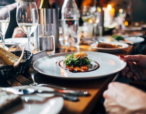 Restoranų atstovė: sprendimas viena valanda prailginti darbo laiką – nuvylė Restoranų atstovė: sprendimas viena valanda prailginti darbo laiką – nuvylė