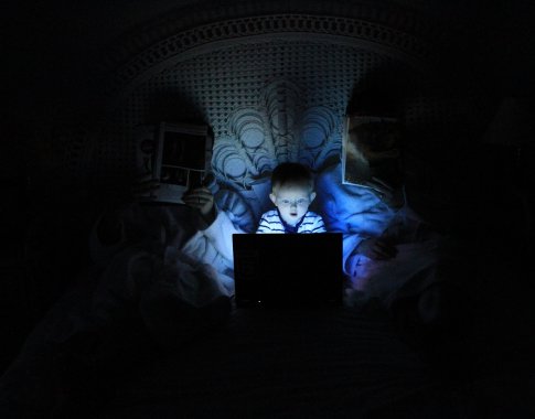 Psichologė pataria tėvams, kaip elgtis, kad jų vaikai netaptų taikiniais internete Psichologė pataria tėvams, kaip elgtis, kad jų vaikai netaptų taikiniais internete