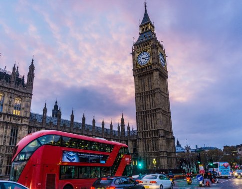 Ekspertas: Didžiojoje Britanijoje prasideda trečioji pandemijos banga Ekspertas: Didžiojoje Britanijoje prasideda trečioji pandemijos banga