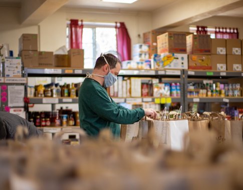 Tūkstančiams nepasiturinčiųjų – parama maisto produktais ir higienos prekėmis