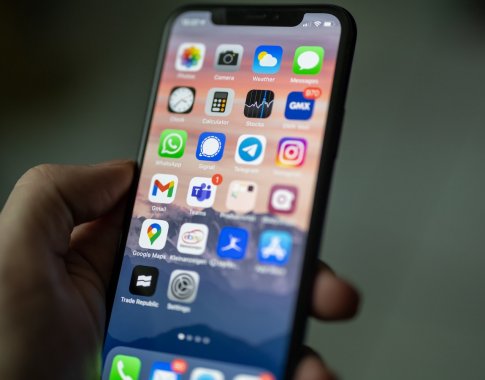 8 dažniausios klaidos, kurias darome naudodamiesi telefonu 8 dažniausios klaidos, kurias darome naudodamiesi telefonu