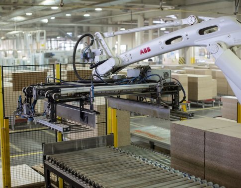 Dauguma lietuvių nesibaimina prarasti darbo vietų dėl robotų Dauguma lietuvių nesibaimina prarasti darbo vietų dėl robotų