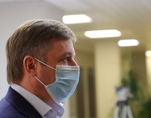 Šešėlinė Vyriausybė pateikė darbo ataskaitą Šešėlinė Vyriausybė pateikė darbo ataskaitą
