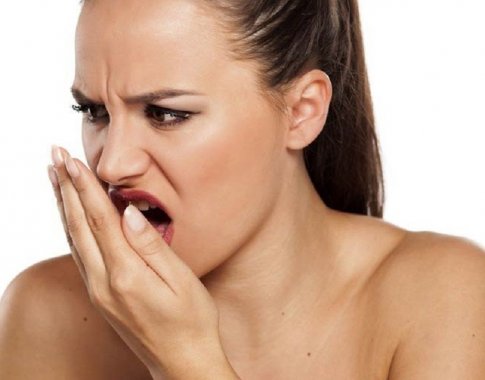 4 patarimai, kaip išvengti blogo burnos kvapo