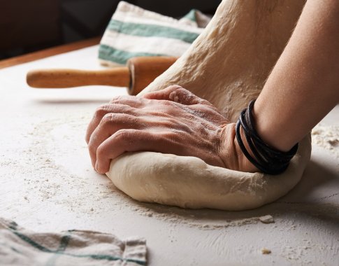 Lietuviai grįžta prie tradicijų ir duoną vis dažniau kepa namuose: kaip pasiekti tobulo rezultato? Lietuviai grįžta prie tradicijų ir duoną vis dažniau kepa namuose: kaip pasiekti tobulo rezultato?