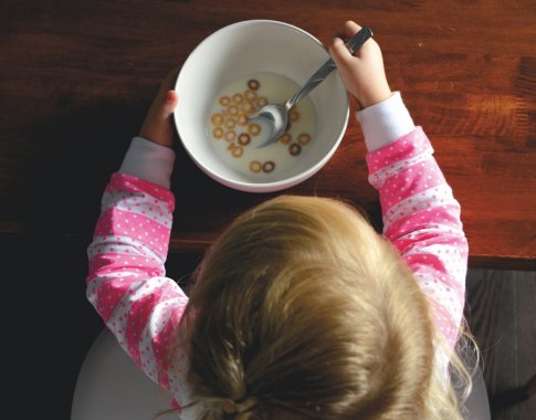 Nemokamas maitinimas ir parama mokinio reikmenims – viskas, ką reikia žinoti