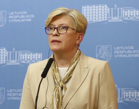 Vyriausybė siūlo sekti Latvijos pavyzdžiu – leisti nušalinti darbuotoją, atsisakiusį skiepytis