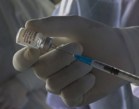 Antrai vakcinos dozei jau galima rinktis kito gamintojo vakciną