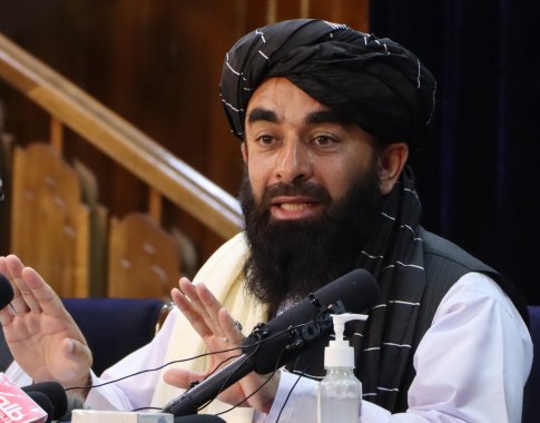 Talibanas paskelbė karo pabaigą: NATO kaltę žeria Afganistano vadovybei, JAV prašo žmogiškumo
