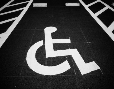 Judėjimo negalią turinti verslininkė apie dukart išaugusį neįgaliųjų nedarbą: mes galime dirbti