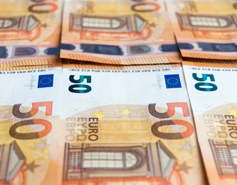 Vidutinė pensija kitais metais galėtų didėti 50 eurų