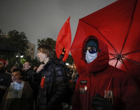 Šimtai žmonių per protestą Maskvoje reikalavo V. Putino atsistatydinimo Šimtai žmonių per protestą Maskvoje reikalavo V. Putino atsistatydinimo