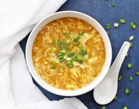 Kiniška sriuba su vištiena ir plaktu kiaušiniu (video)