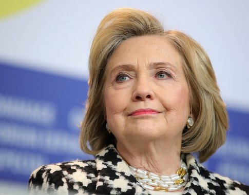 H. Clinton: tiek negyvensiu, kad sulaukčiau tikros lyčių lygybės H. Clinton: tiek negyvensiu, kad sulaukčiau tikros lyčių lygybės