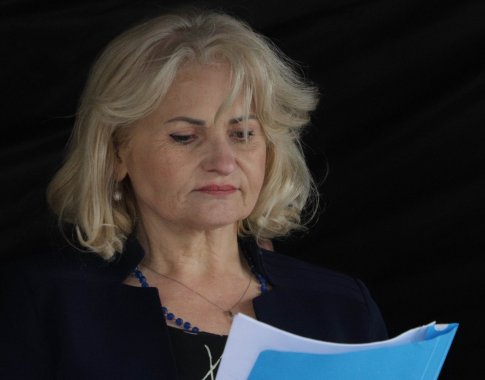 Protestuotojų beveik nebesurenkanti A. G. Astrauskaitė dėl skatinimų organizuoti karinį pervesmą sulaukė prokuratūros dėmesio Protestuotojų beveik nebesurenkanti A. G. Astrauskaitė dėl skatinimų organizuoti karinį pervesmą sulaukė prokuratūros dėmesio