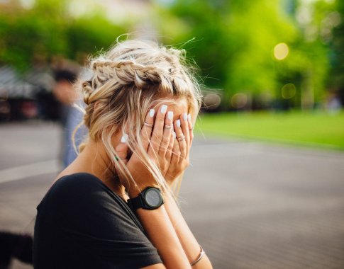Kineziterapeutė Jolita Gelūnaitė: „Galvos skausmą galima gydyti ir be vaistų“ Kineziterapeutė Jolita Gelūnaitė: „Galvos skausmą galima gydyti ir be vaistų“