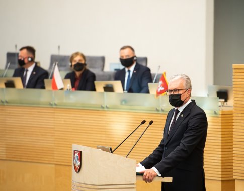Prezidentas įtaria, kad skiepijimo tempus sulėtino tikslingai: galbūt dėl to, kad nebūtų pasiektas jo tikslas Prezidentas įtaria, kad skiepijimo tempus sulėtino tikslingai: galbūt dėl to, kad nebūtų pasiektas jo tikslas
