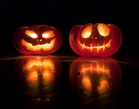 Šiurpiausiai metų nakčiai – teminiai užkandžiai: trys Helovino receptai