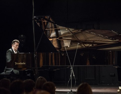 Pianistas Janas Krzysztofas Broja: muzika – tai emocijų kalba