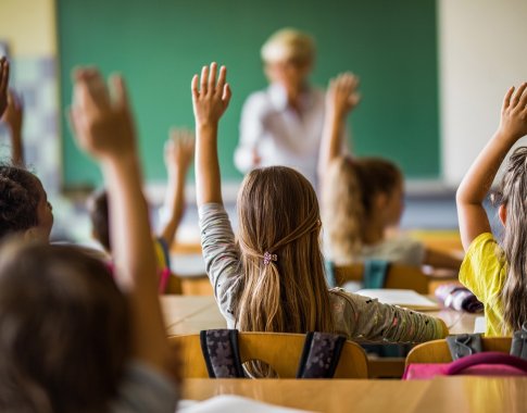 Nuo sausio 1 d. pedagogų atlyginimai augs ne mažiau kaip dešimtadaliu Nuo sausio 1 d. pedagogų atlyginimai augs ne mažiau kaip dešimtadaliu