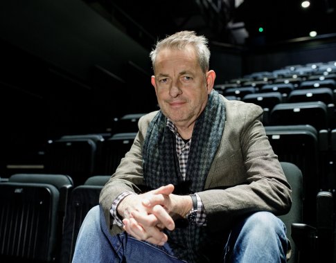 Arūnas Sakalauskas: „Aktorystė – tai vaikščiojimas ant skustuvo ašmenų“ Arūnas Sakalauskas: „Aktorystė – tai vaikščiojimas ant skustuvo ašmenų“