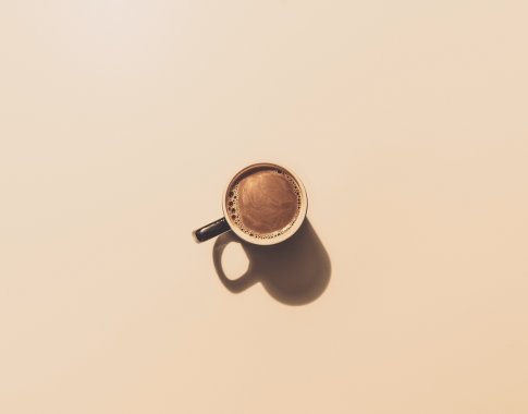 Vaistininkė: rytinis kavos puodelis – ne vienintelis būdas pabusti