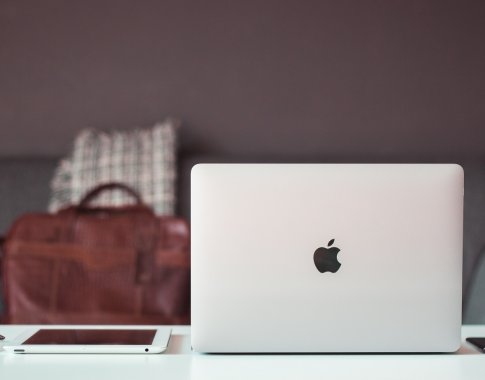 „Apple“ tapo pirmąja kompanija istorijoje, kurios vertė viršijo 3 trln. dolerių „Apple“ tapo pirmąja kompanija istorijoje, kurios vertė viršijo 3 trln. dolerių