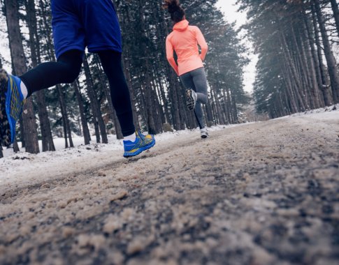 Sportuoti lauke žiemą – misija įmanoma: kaip tinkamai pasiruošti sportui prie neigiamos temperatūros?